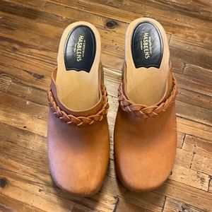 Hasbeens wood clogs 39 leather